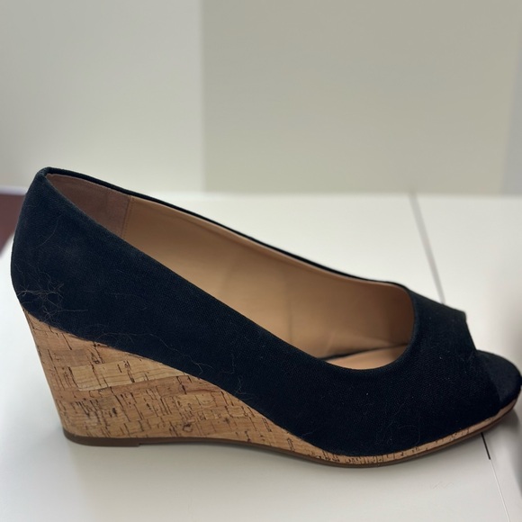 In Every Story women’s wedges. Size 12 Wide - Picture 2 of 4